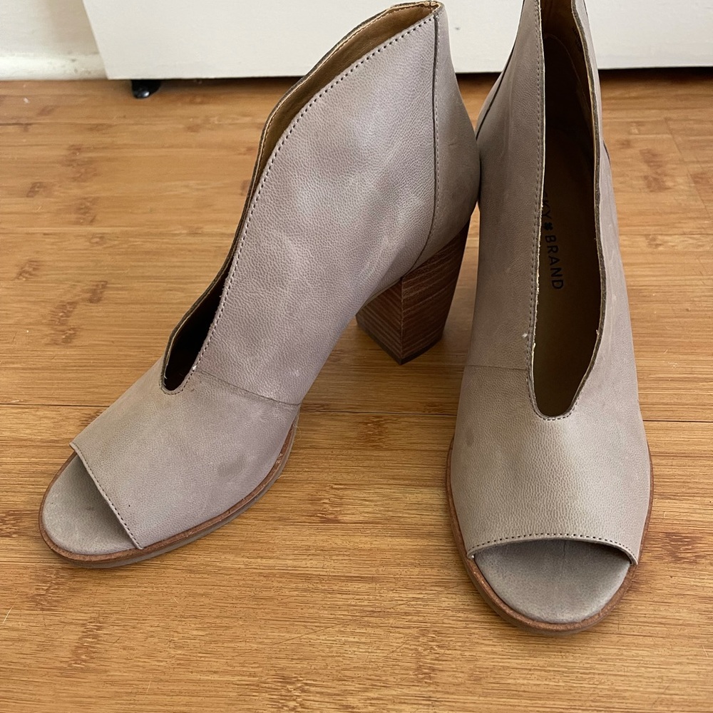 NWOT Lucky Brand Open Toe Leather Bootie